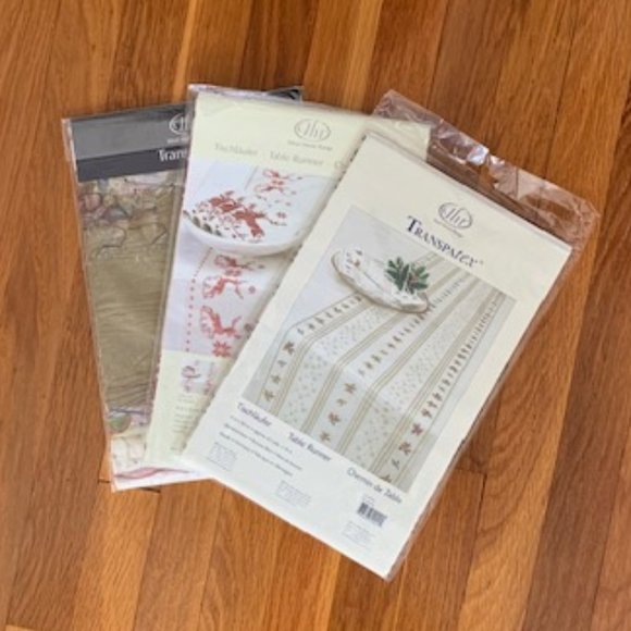 Christmas Paper Table Runners S/3 NIP - Picture 1 of 4